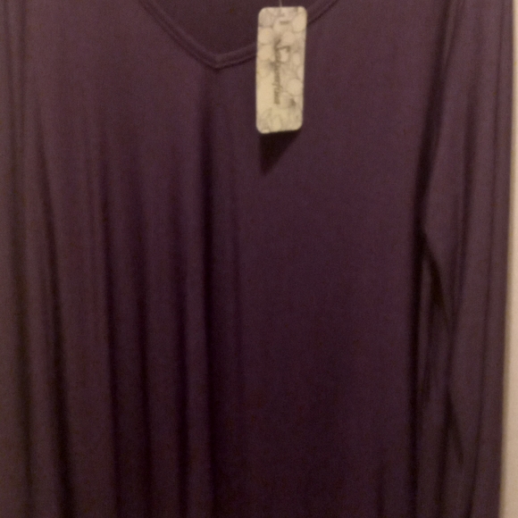 Tops - Picture 6 of 10